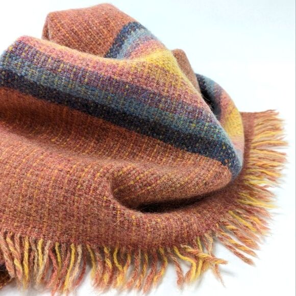 Hand Woven Wool Throw - Picture 2 of 6